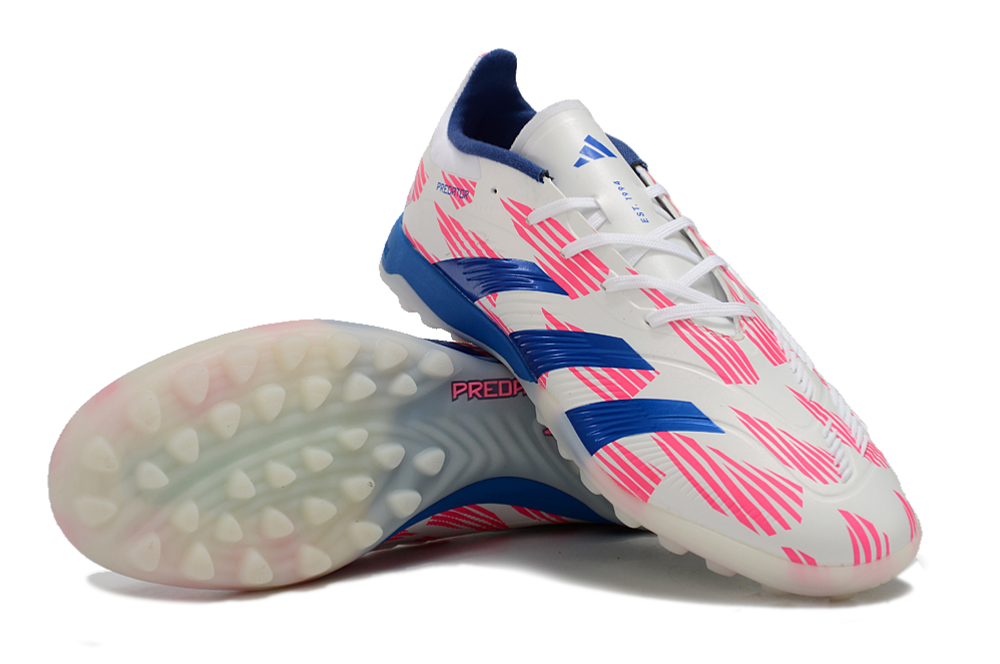 Adidas Astro - حذاء اديداس ترتان